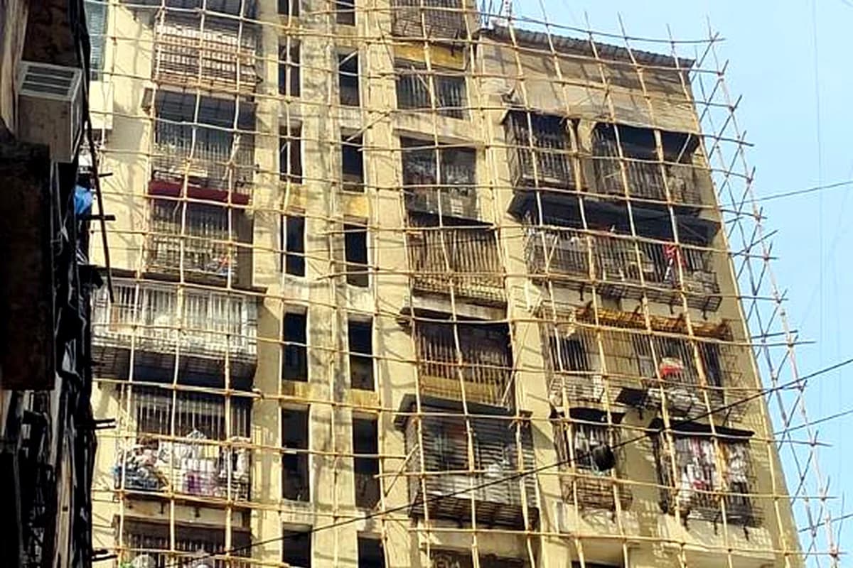 Full elevation building repair staging - Ostwal Heights Building 1 Co. Op. Hsg. Soc. Ltd.